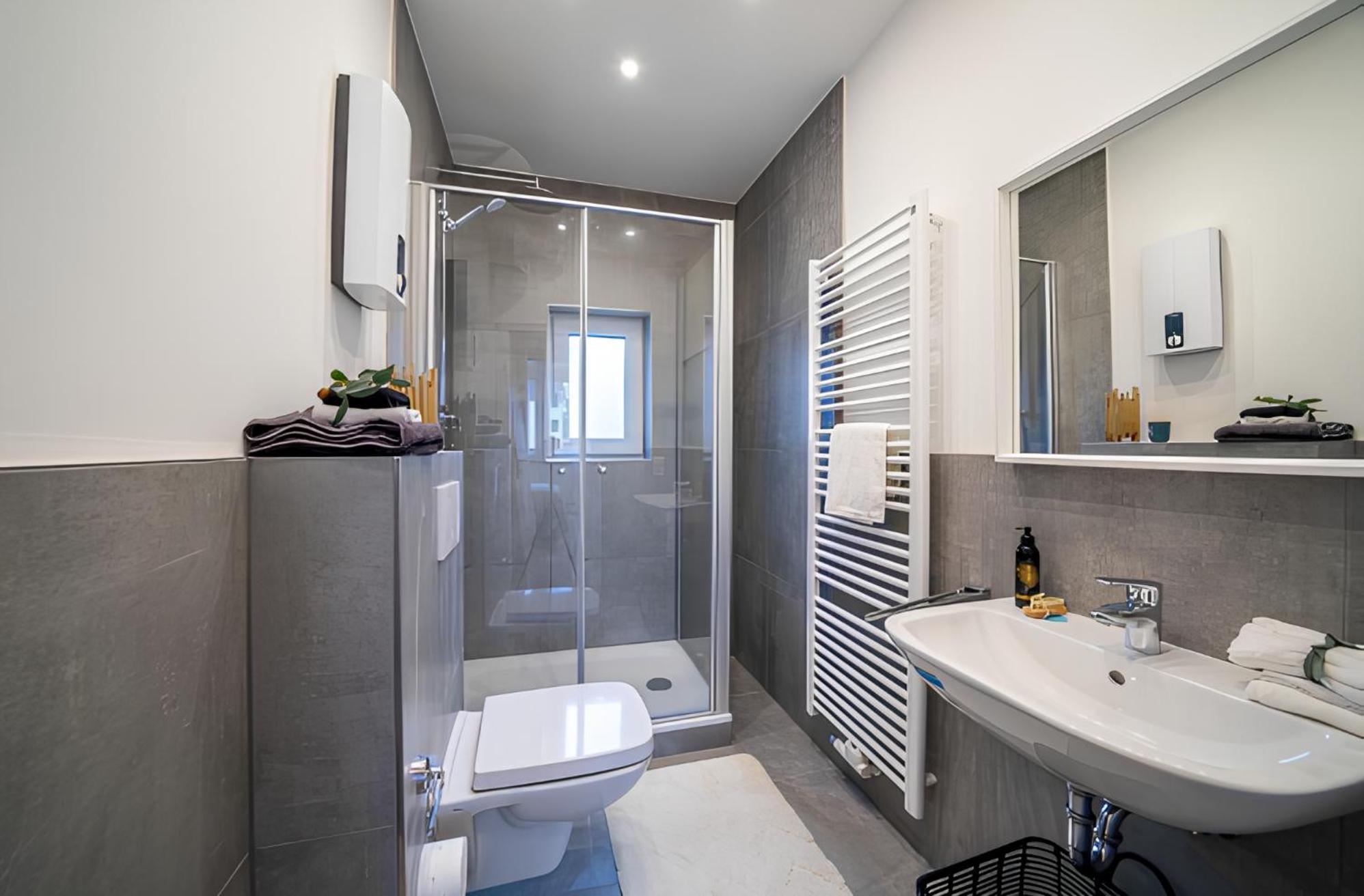 Charmante 2 Zimmer-Wohnung Mit Fahrradstellplaetzen โคเบลนซ์ ภายนอก รูปภาพ