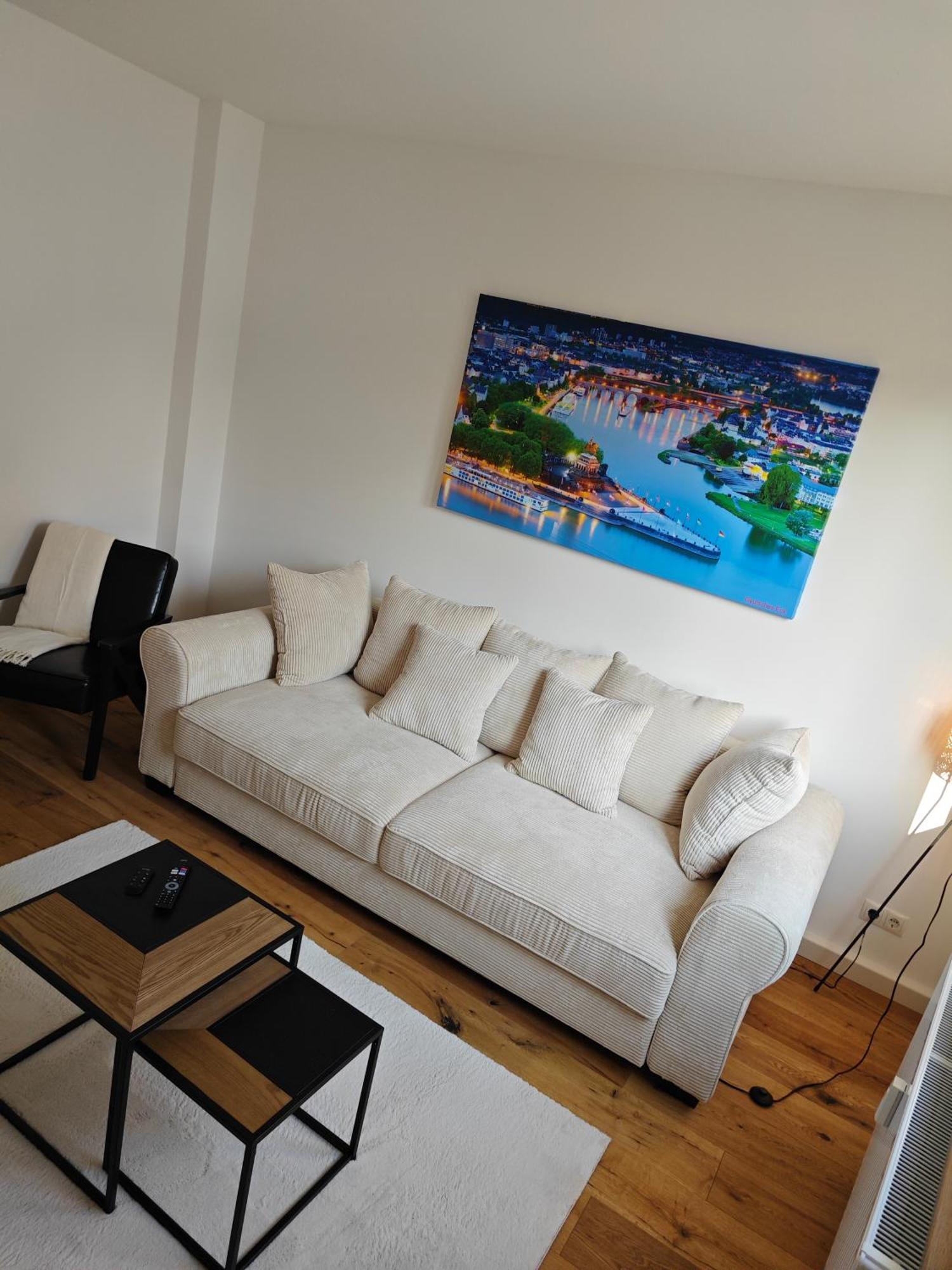 Charmante 2 Zimmer-Wohnung Mit Fahrradstellplaetzen โคเบลนซ์ ภายนอก รูปภาพ