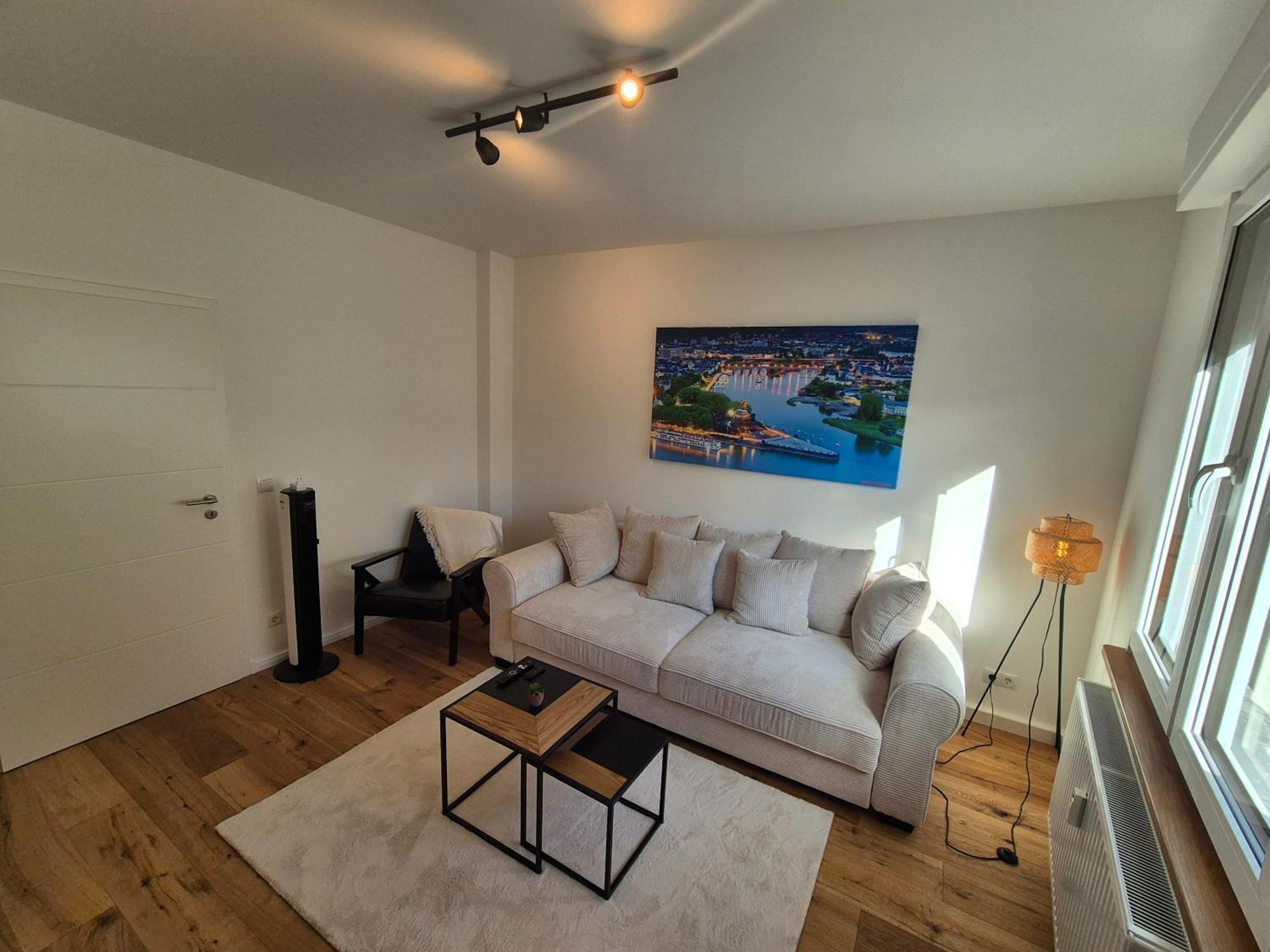 Charmante 2 Zimmer-Wohnung Mit Fahrradstellplaetzen โคเบลนซ์ ภายนอก รูปภาพ